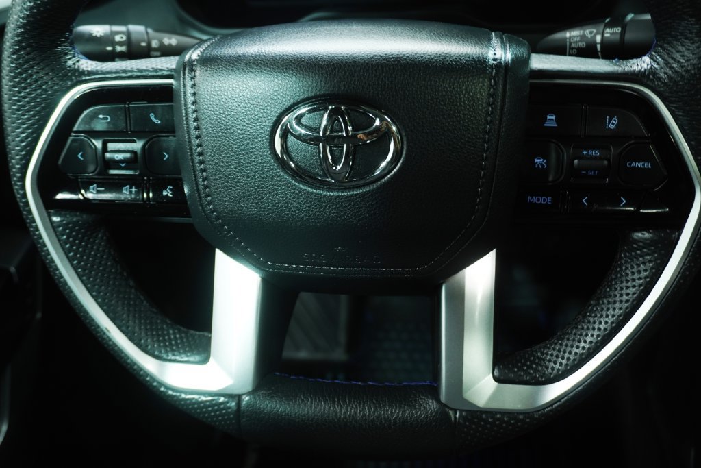 Used 2023 Toyota Tundra Platinum AWD/4WD image 19