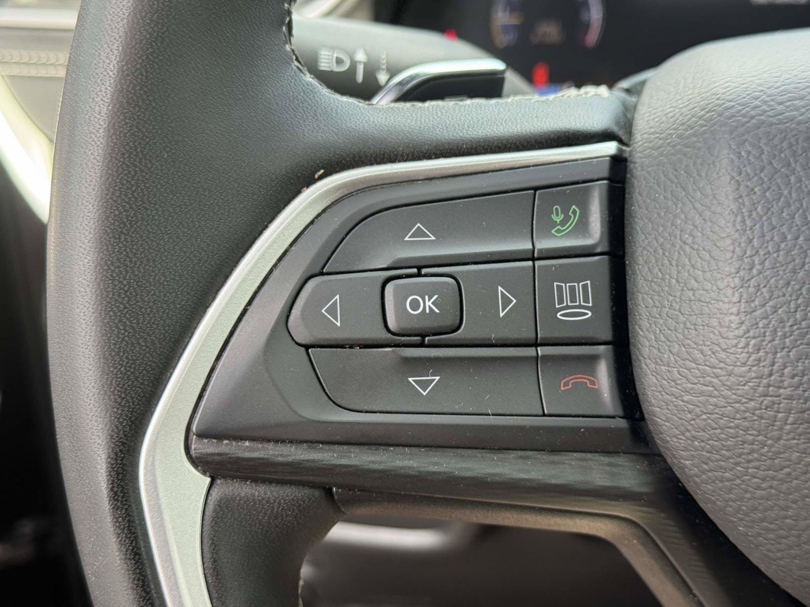 Used 2024 Jeep Grand Cherokee Altitude AWD/4WD image 20