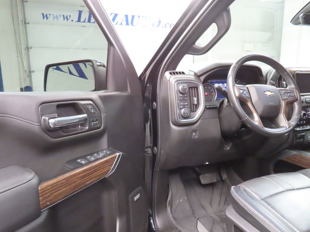 Used 2022 Chevrolet Silverado 1500 High Country w/ Technology Package image 46