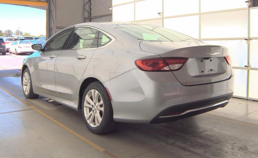 Used 2016 Chrysler 200 Limited FWD image 5