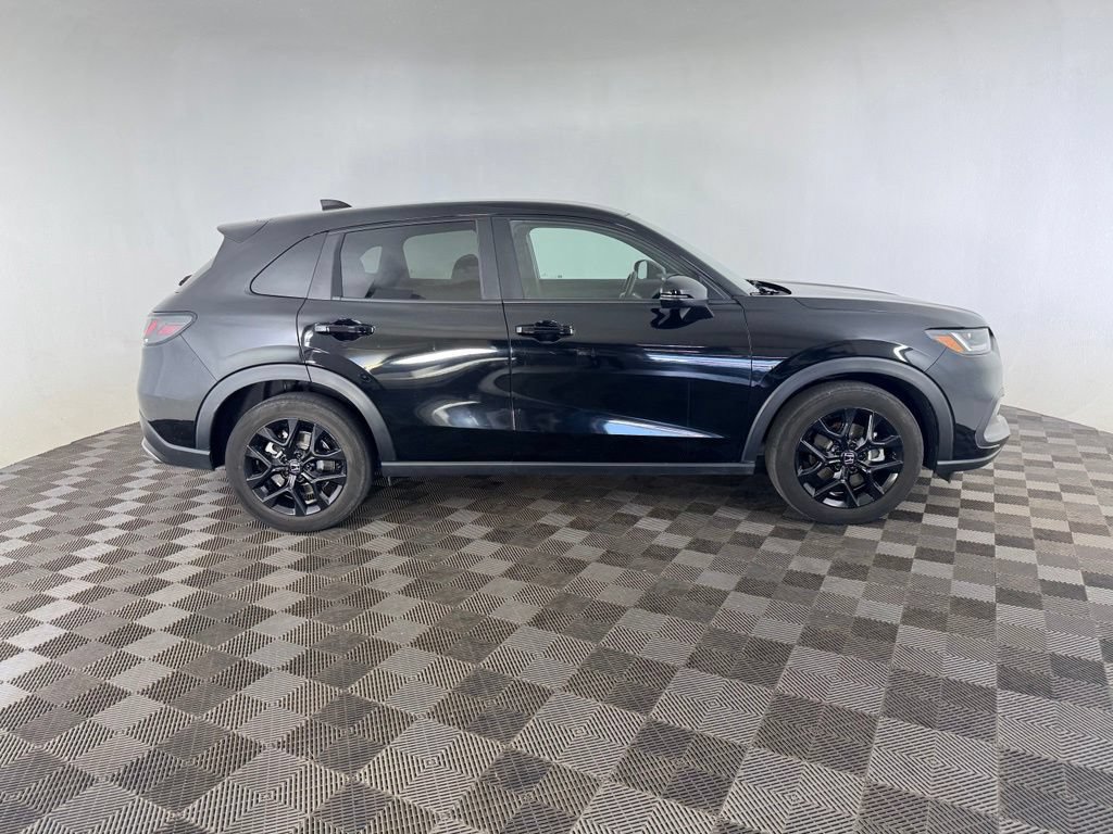 Certified 2025 Honda HR-V Sport image 4