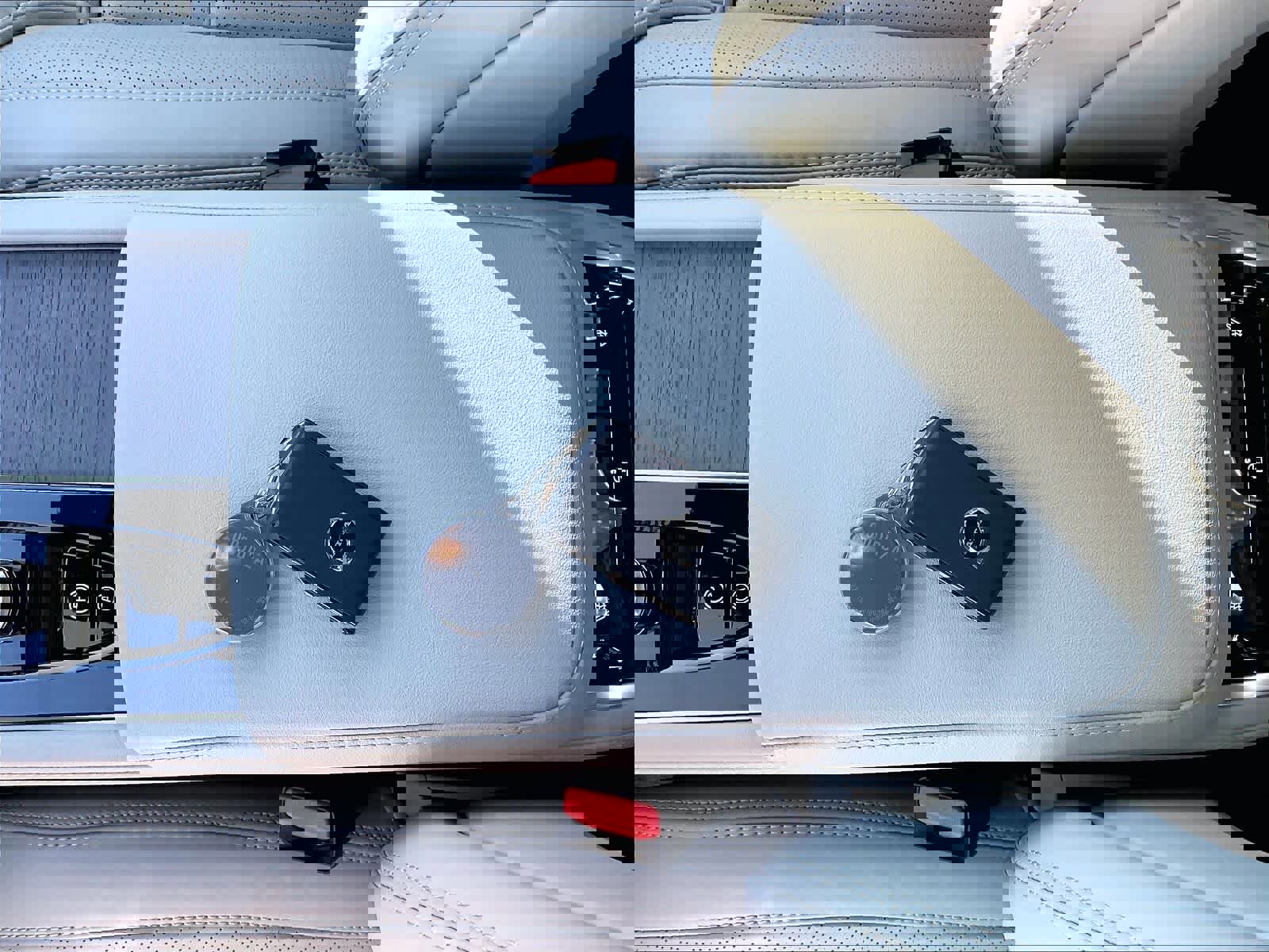 New 2026 Volvo XC90 T8 Ultra w/ Lounge Package image 35