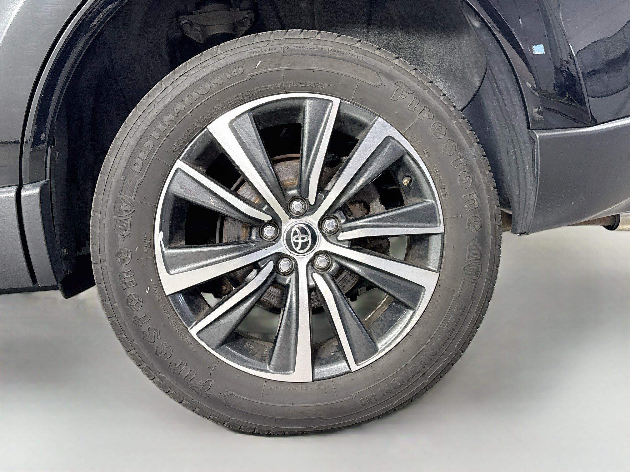 Certified 2024 Toyota Venza LE AWD/4WD image 30