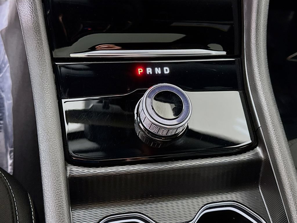 Used 2025 Jeep Grand Cherokee Laredo X AWD/4WD image 10