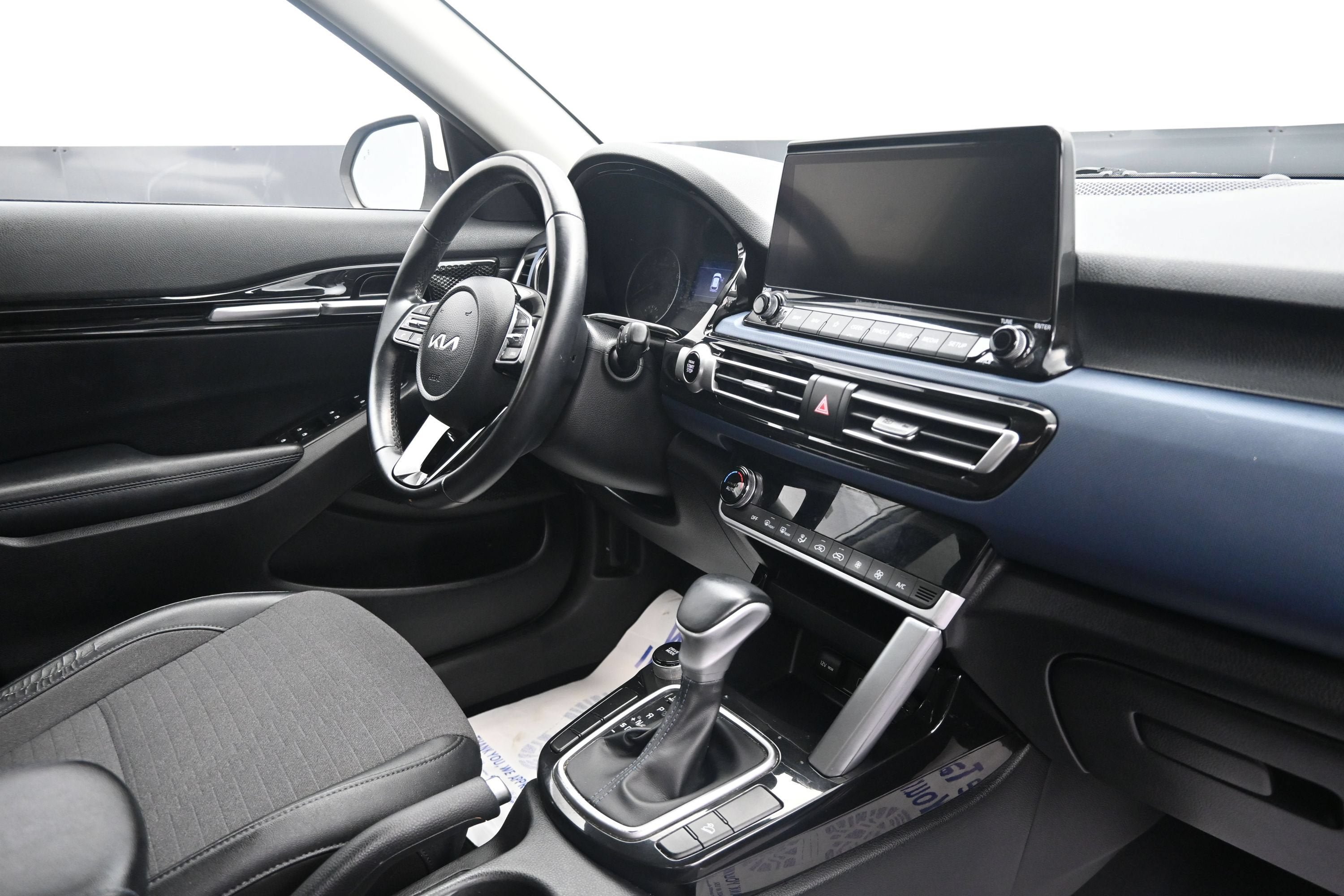 Used 2023 Kia Seltos S w/ Navigation Package FWD image 30