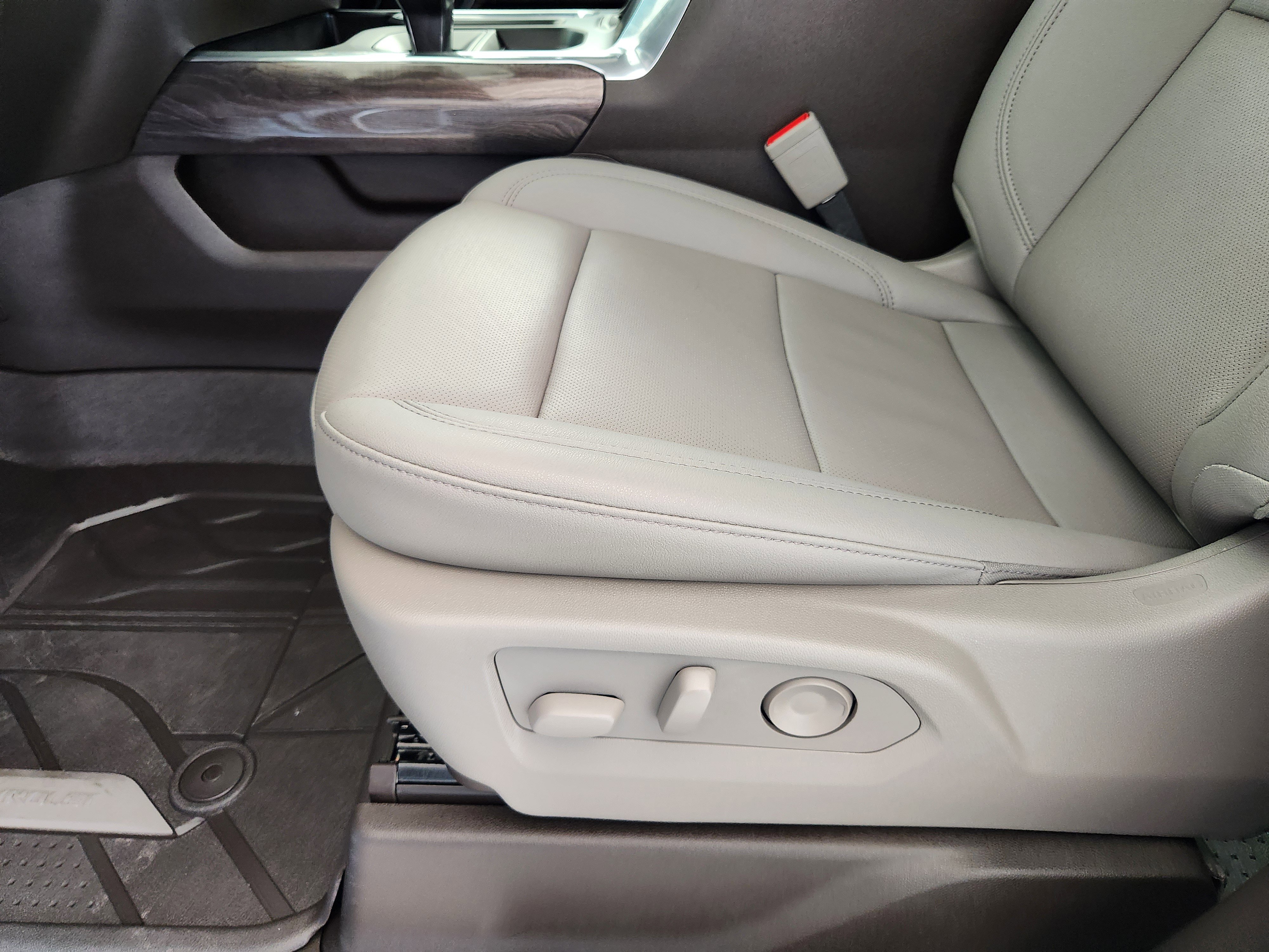 Certified 2026 Chevrolet Silverado 1500 LTZ image 25