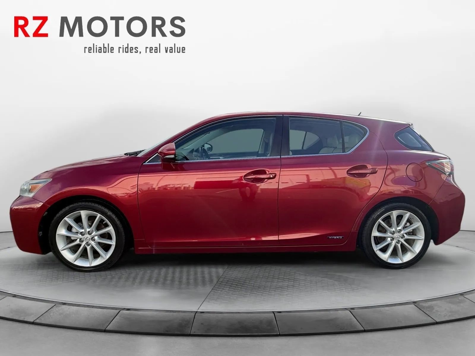 Used 2013 Lexus CT 200h image 2