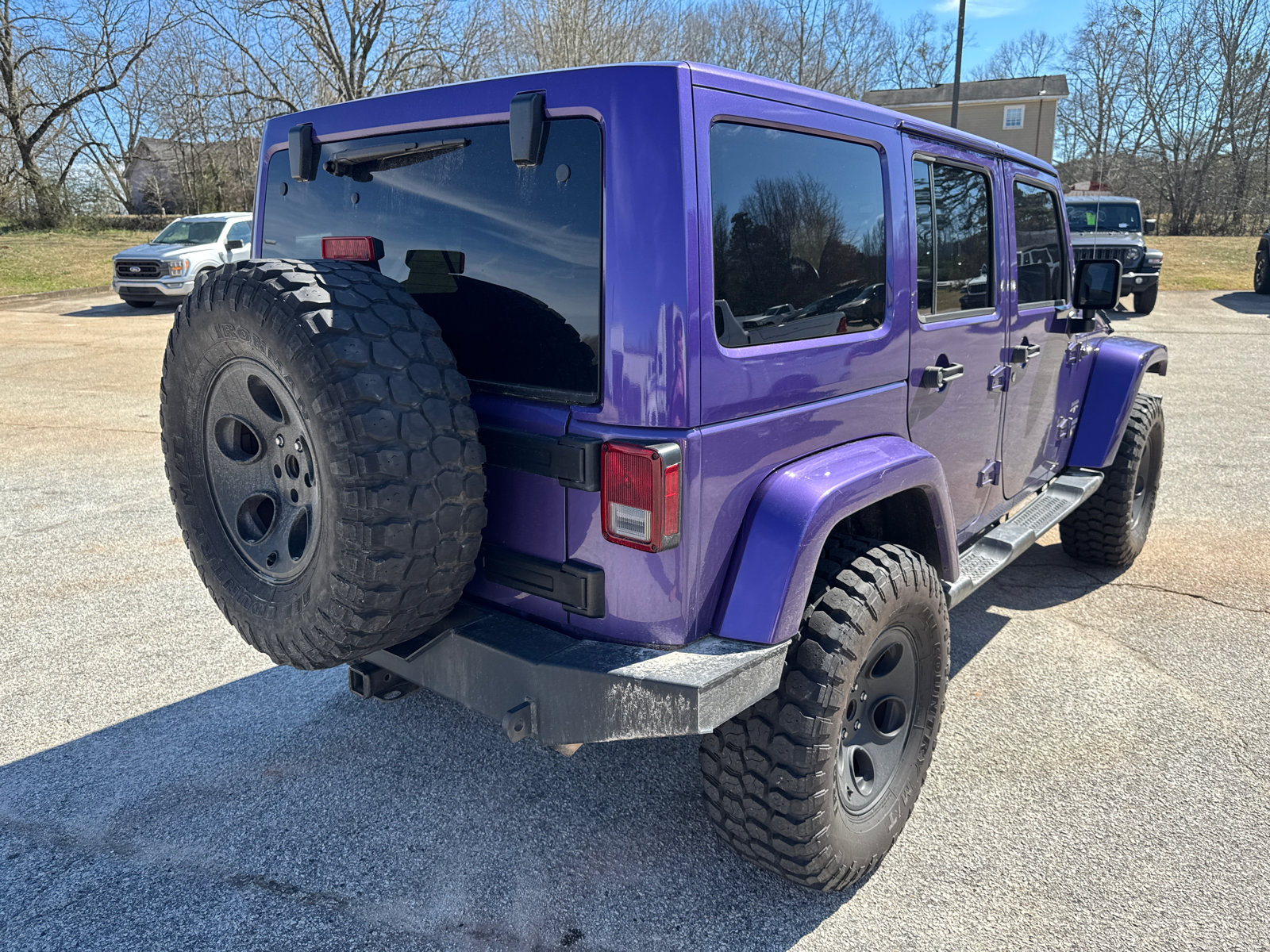 Used 2017 Jeep Wrangler Unlimited Sahara w/ Max Tow Package image 5