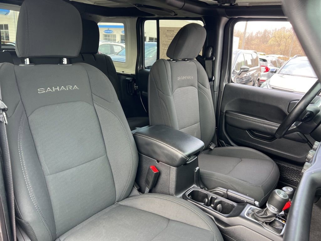 Used 2020 Jeep Wrangler Unlimited Sahara AWD/4WD image 27