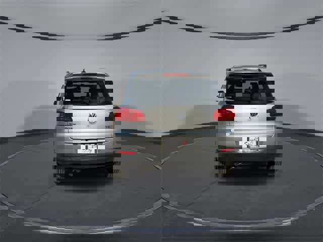 Used 2017 Volkswagen Tiguan S image 7