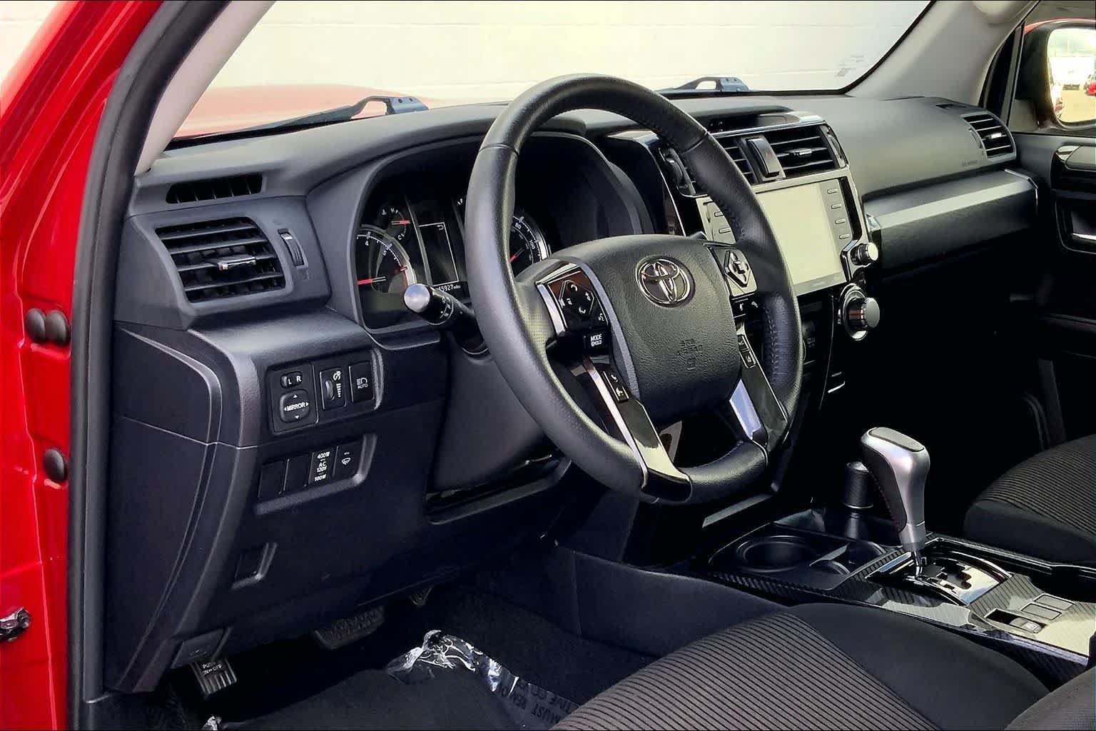 Used 2024 Toyota 4Runner TRD Off-Road AWD/4WD image 2