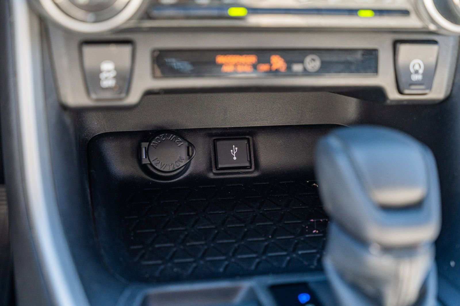 Used 2021 Toyota RAV4 XLE w/ Convenience Package image 26