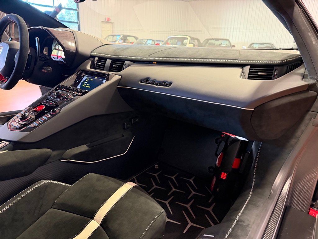 Used 2019 Lamborghini Aventador SVJ image 29