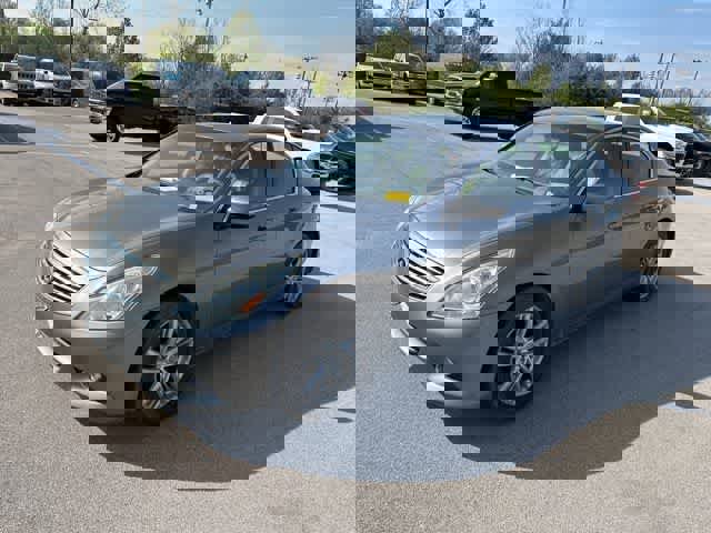 Used 2013 INFINITI G37 x w/ Premium Pkg image 2