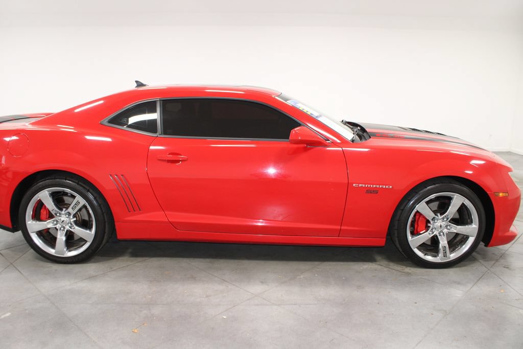 Used 2015 Chevrolet Camaro SS RWD image 11