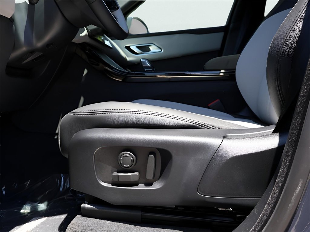 New 2026 Land Rover Range Rover Velar Dynamic SE image 38