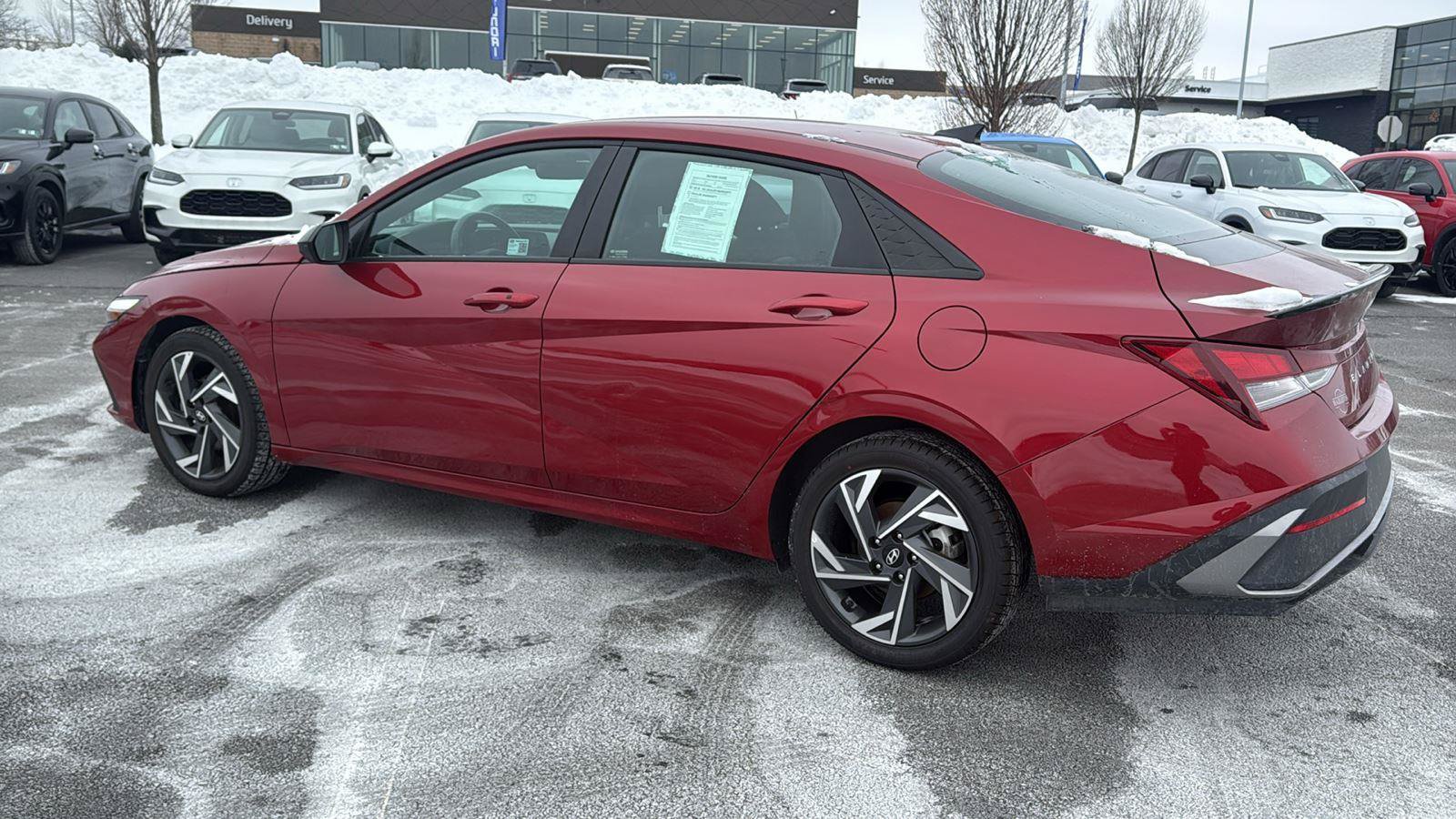 Used 2025 Hyundai Elantra Sport FWD image 9