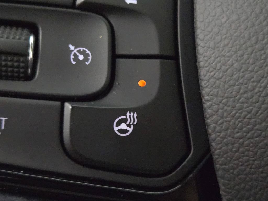 Used 2024 Buick Enclave Essence image 17