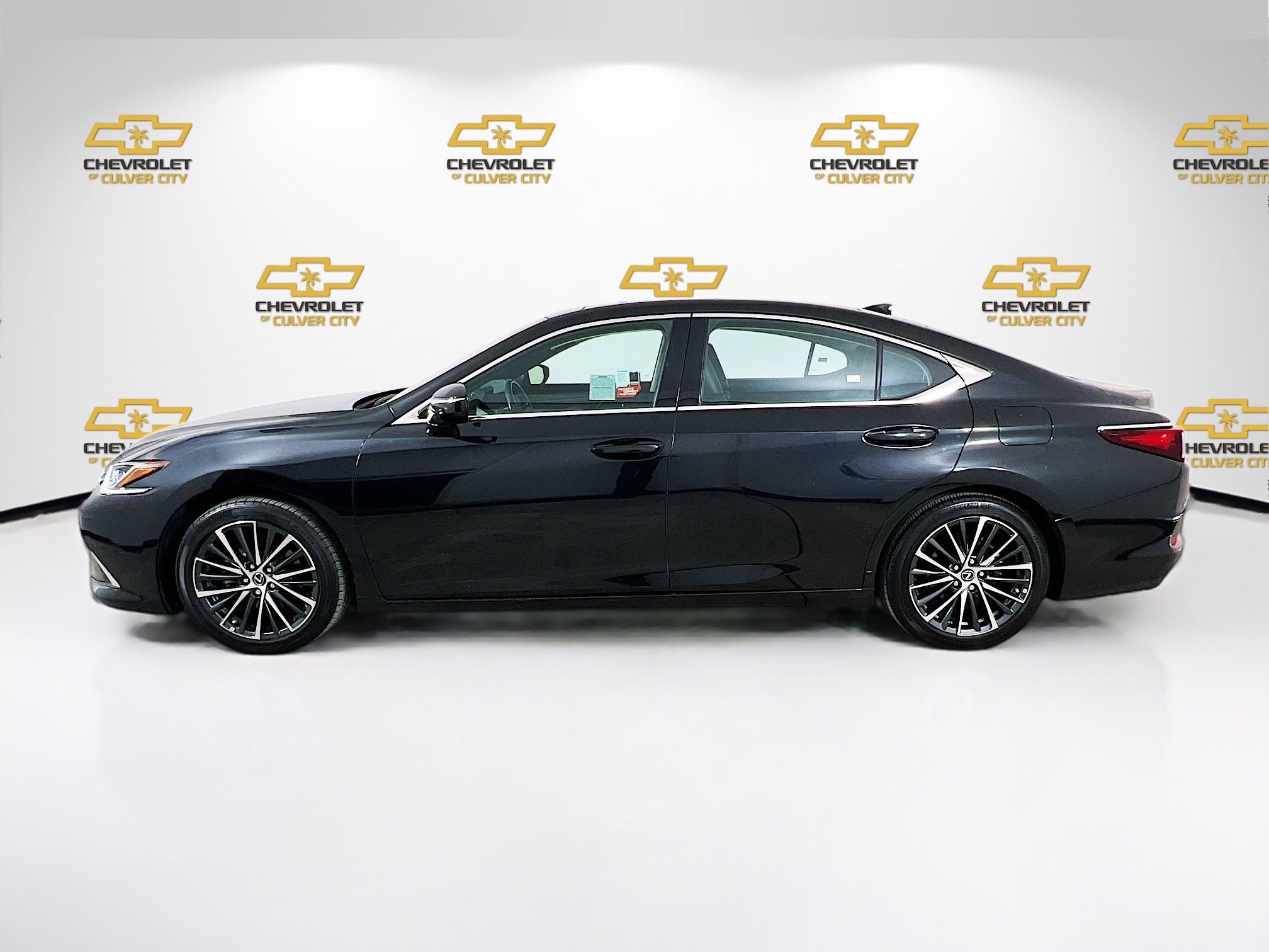 Used 2022 Lexus ES 350 w/ Premium Package image 4