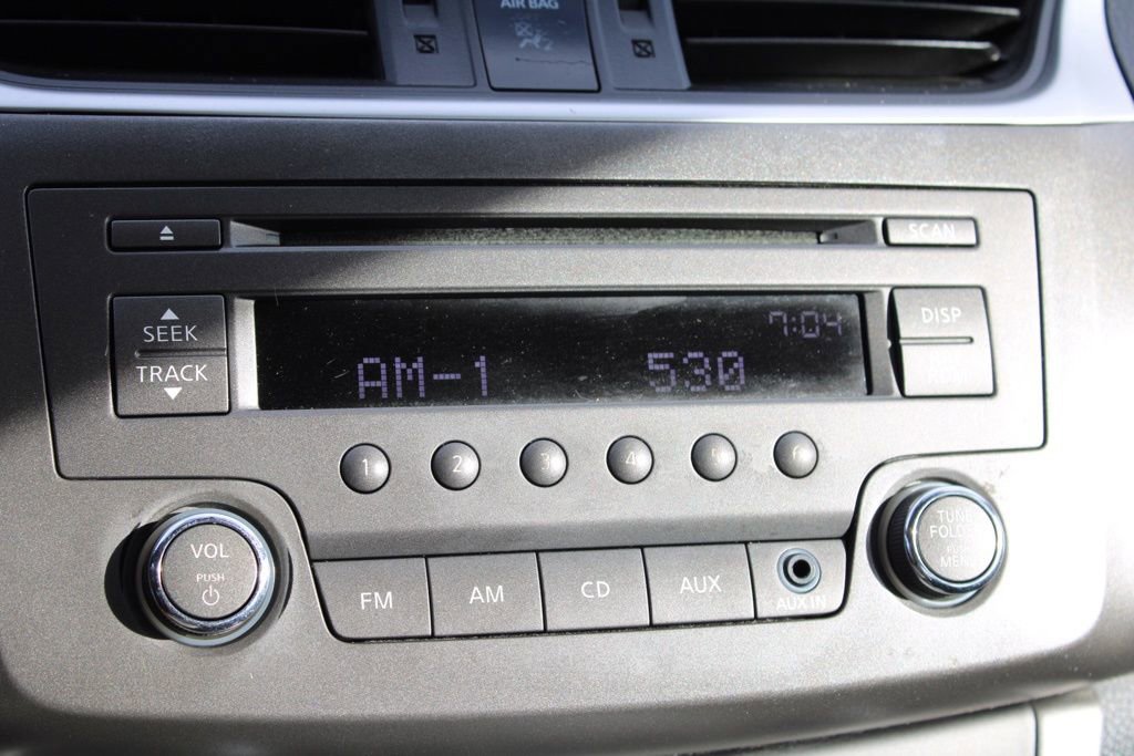 Used 2013 Nissan Sentra S image 28