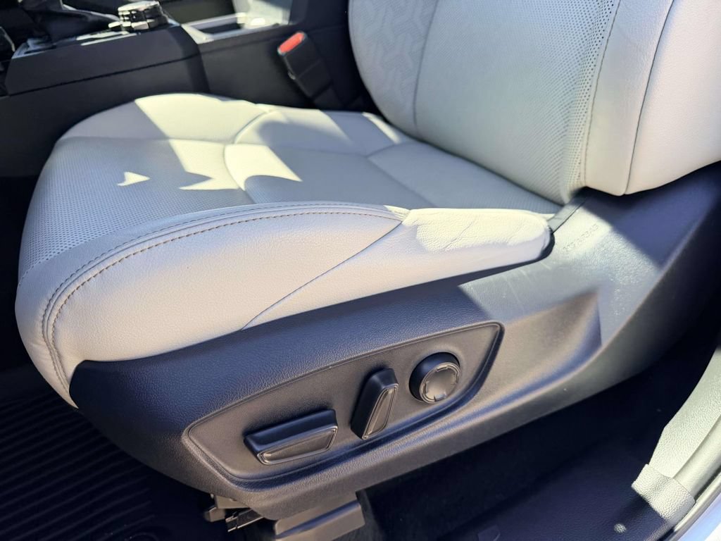Certified 2025 Toyota Tacoma Limited AWD/4WD image 18