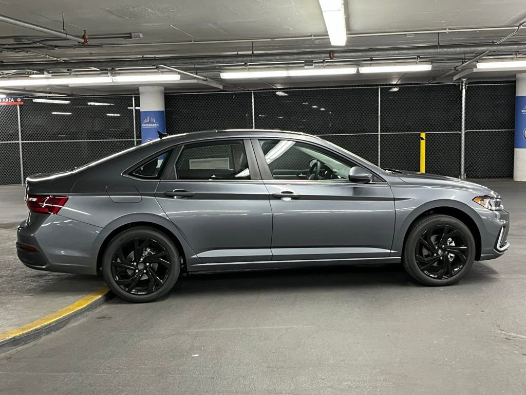 New 2026 Volkswagen Jetta SE FWD image 36