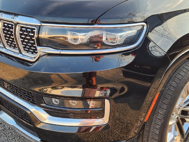Used 2023 Jeep Grand Wagoneer Series II AWD/4WD image 6