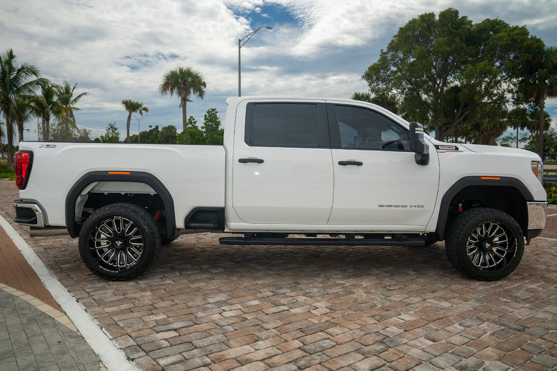 Used 2023 GMC Sierra 2500 Pro w/ Convenience Package AWD/4WD image 5