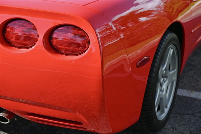 Used 1999 Chevrolet Corvette Coupe w/ Memory Pkg RWD image 12