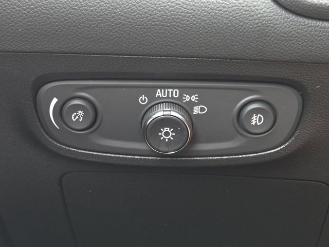 Used 2023 Buick Encore GX Select w/ Sport Touring Package FWD image 11