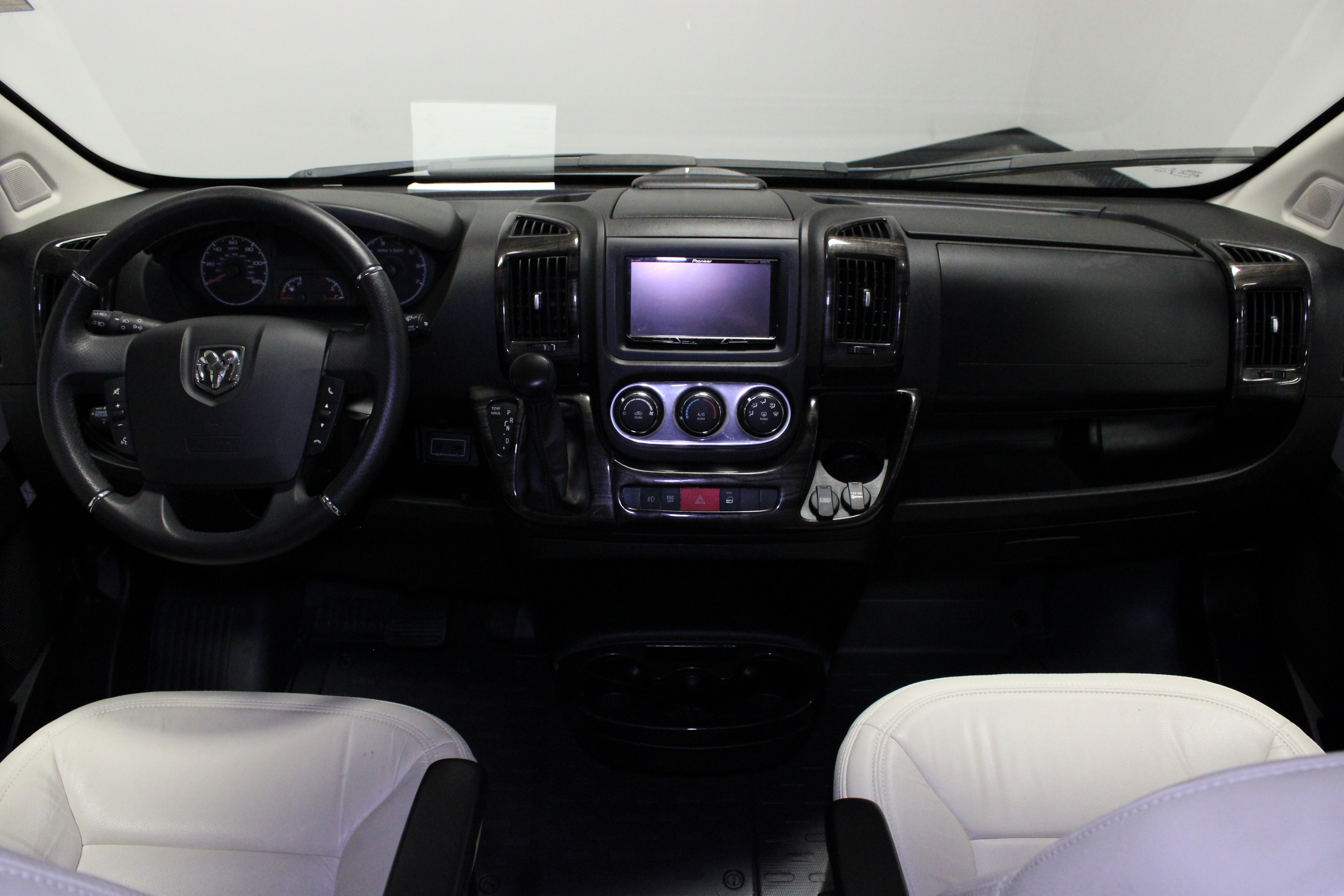 Used 2021 RAM ProMaster 3500 w/ Premium Appearance Group FWD image 33