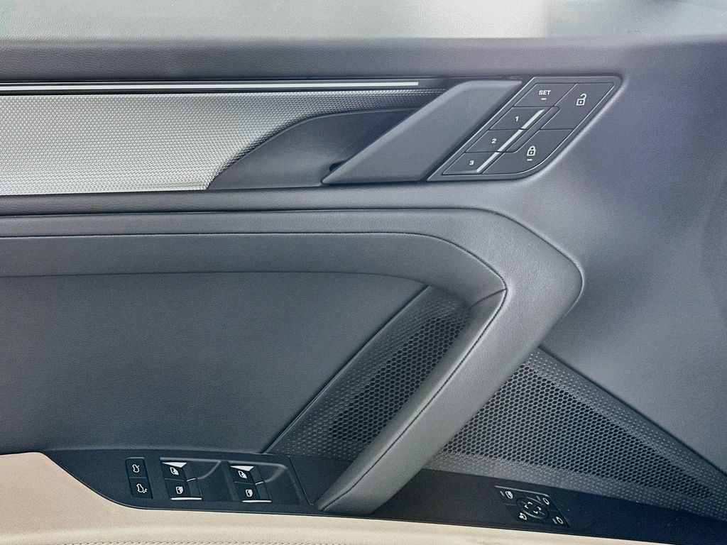 New 2026 Porsche Cayenne Electric AWD/4WD image 20