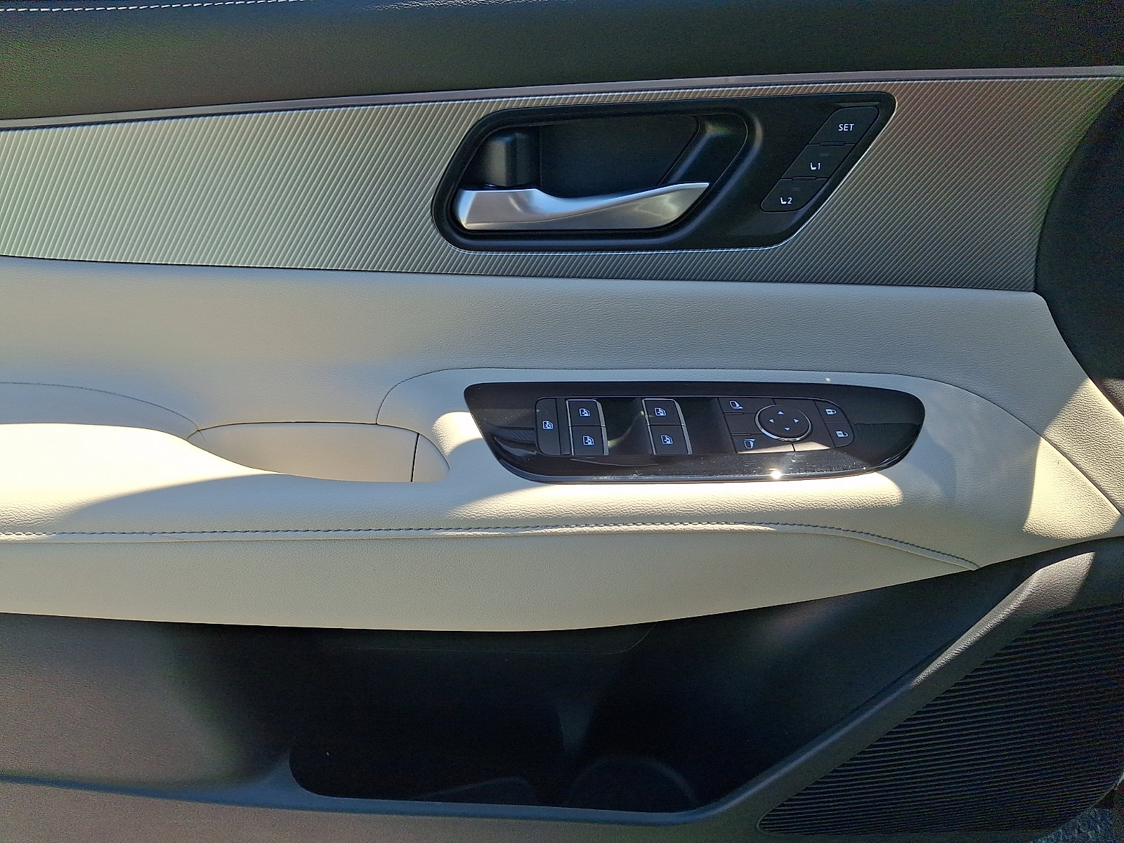 Certified 2025 Nissan Murano SL w/ Cargo Package image 13