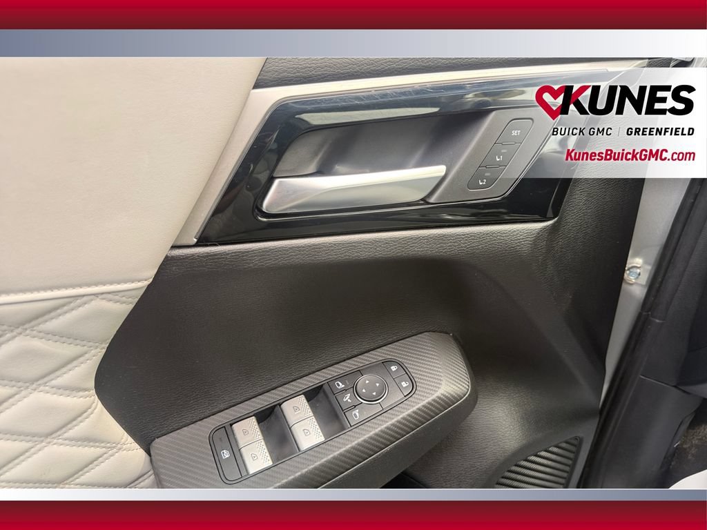 Used 2023 Mitsubishi Outlander SEL AWD/4WD image 17