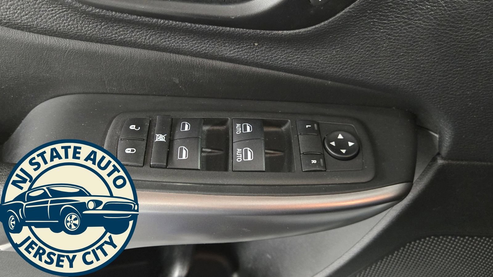Used 2022 Jeep Cherokee Limited AWD/4WD image 23