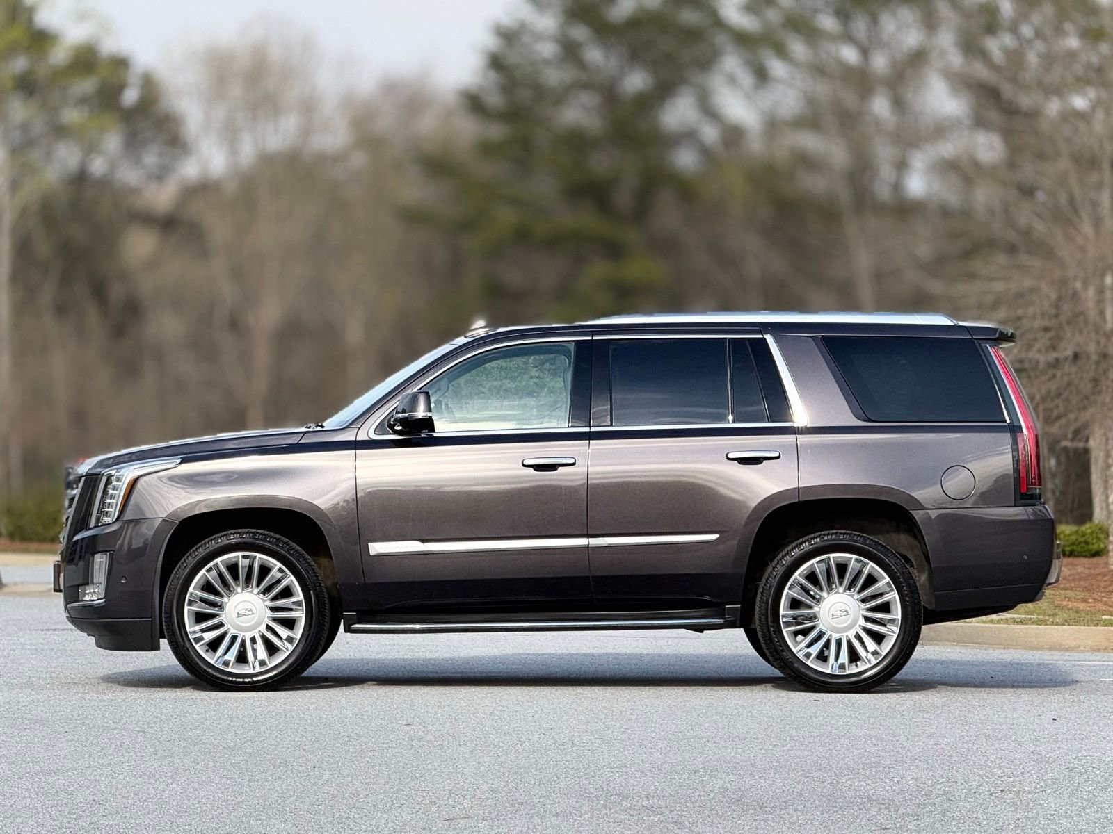 Used 2018 Cadillac Escalade Luxury image 8