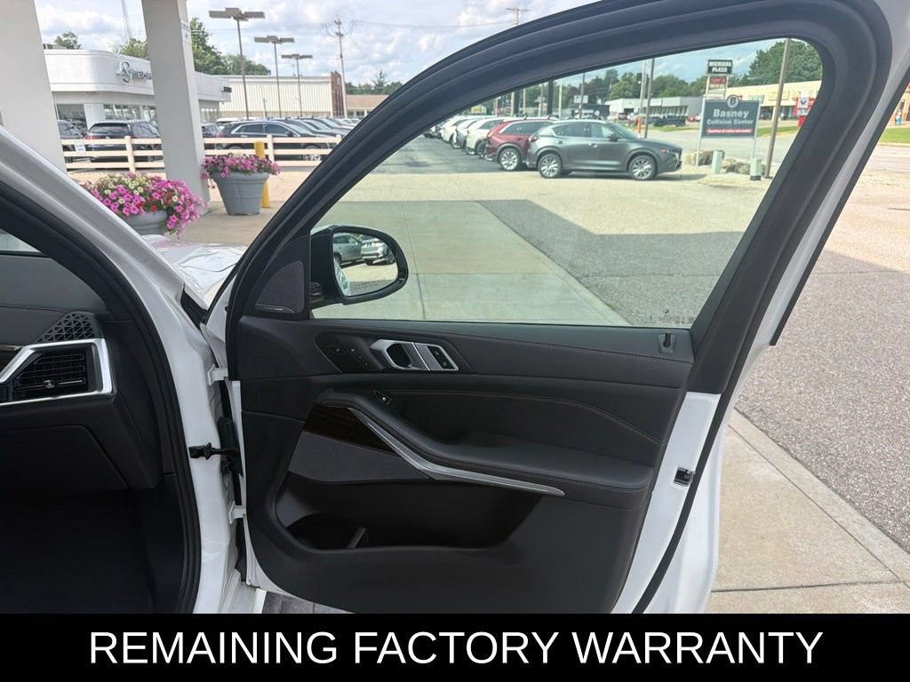 Used 2025 BMW X5 xDrive40i w/ Executive Package AWD/4WD image 15