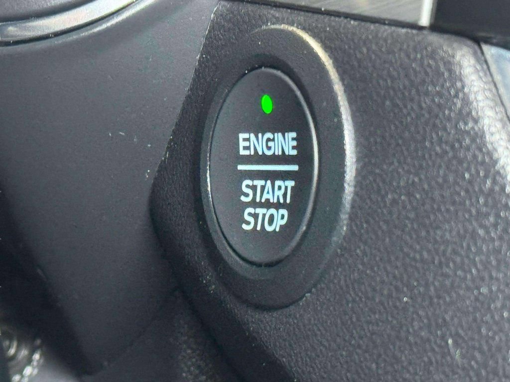 Used 2021 Ford Escape Titanium image 12