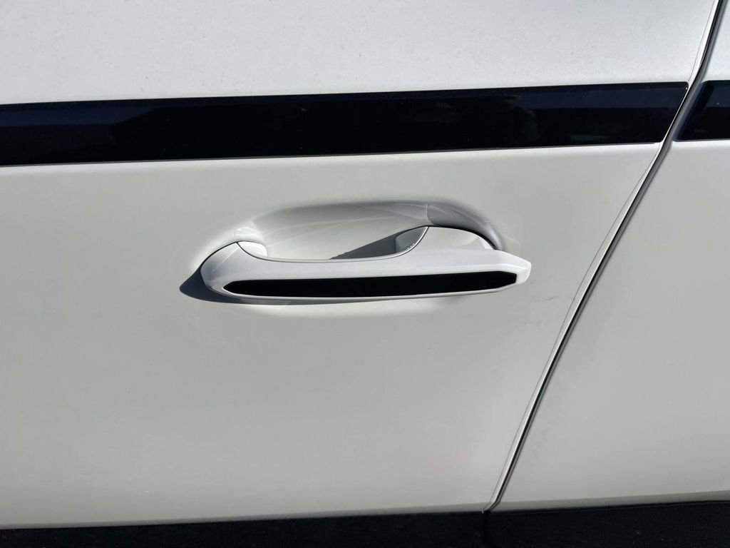 Used 2023 BMW XM image 18