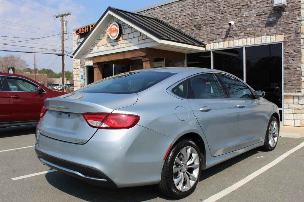 Used 2016 Chrysler 200 Limited image 5
