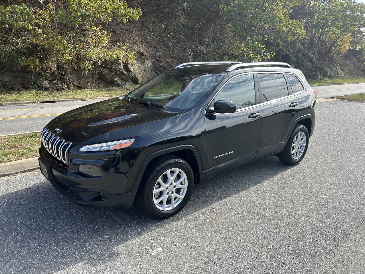 Used 2016 Jeep Cherokee Latitude image 2