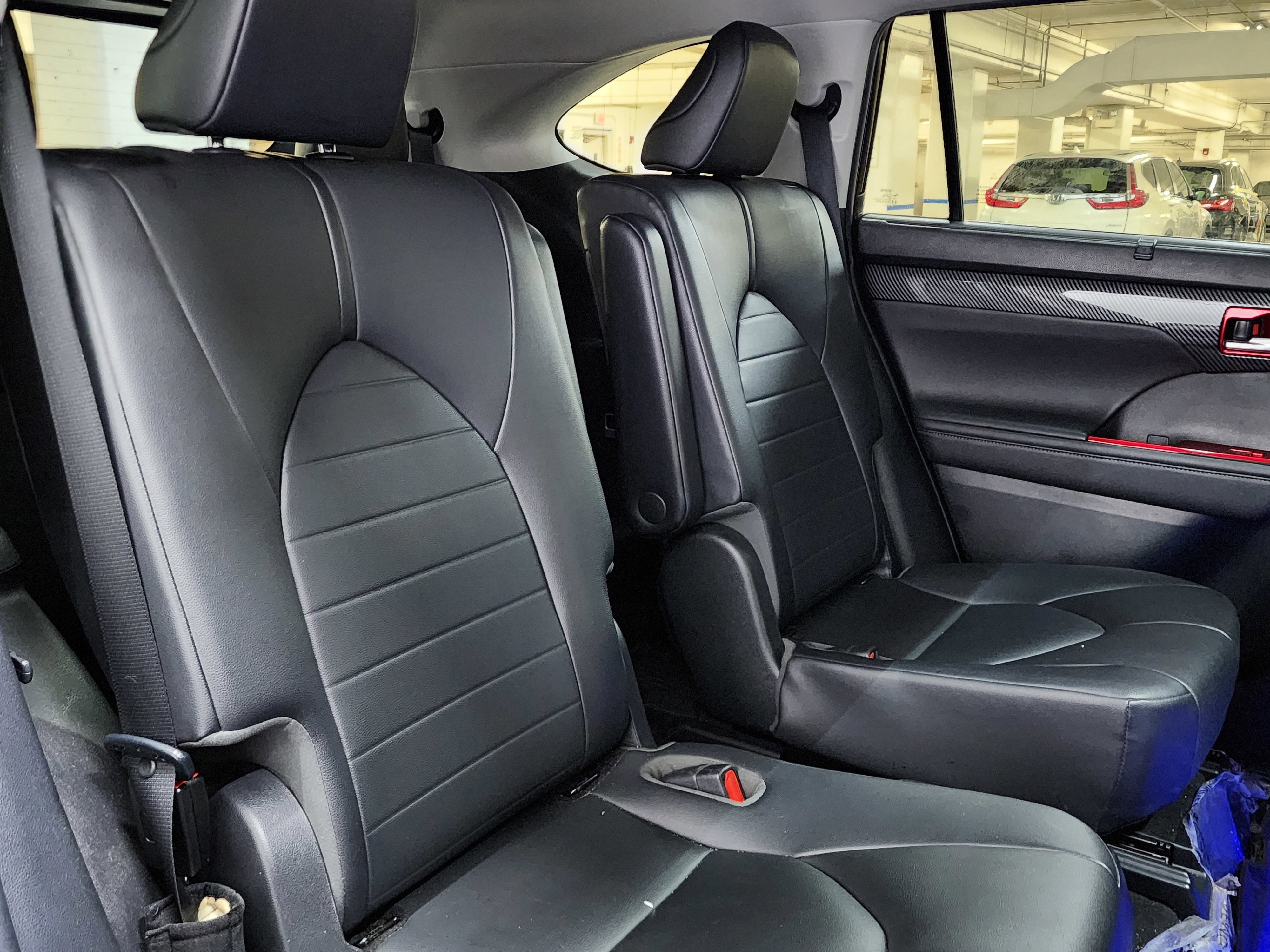 Used 2020 Toyota Highlander XLE FWD image 23
