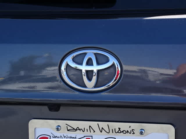 Used 2023 Toyota Highlander XLE FWD image 9