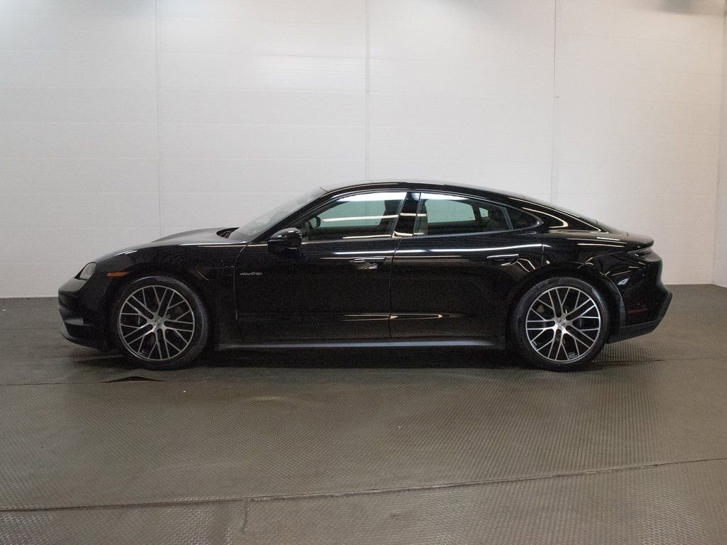 Used 2025 Porsche Taycan image 2