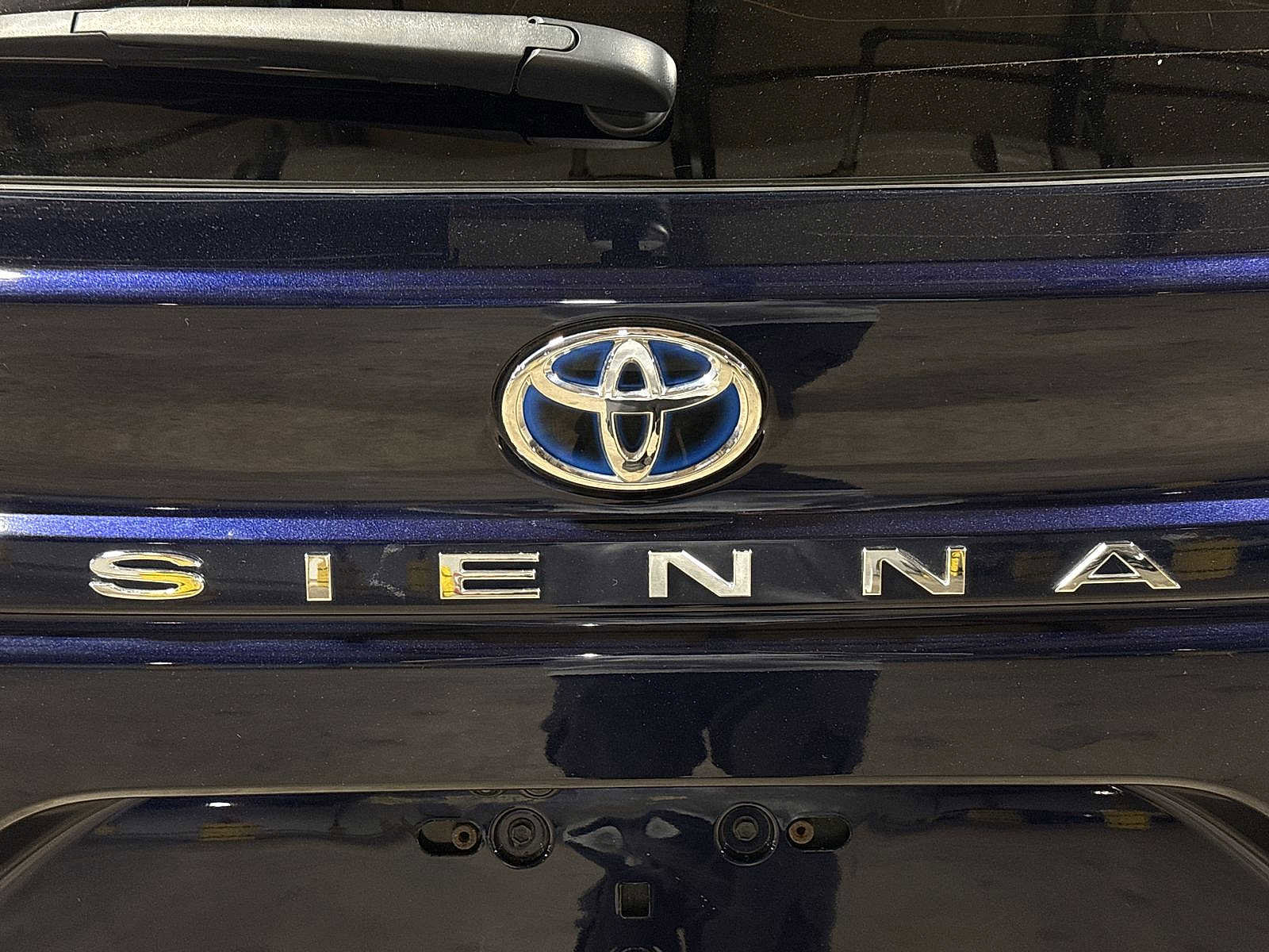Used 2023 Toyota Sienna Limited w/ Protection Package (TMS) AWD/4WD image 29