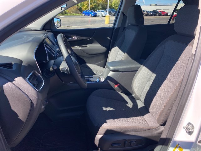 Certified 2024 Chevrolet Equinox LT w/ LPO, Floor Liner Package FWD image 15