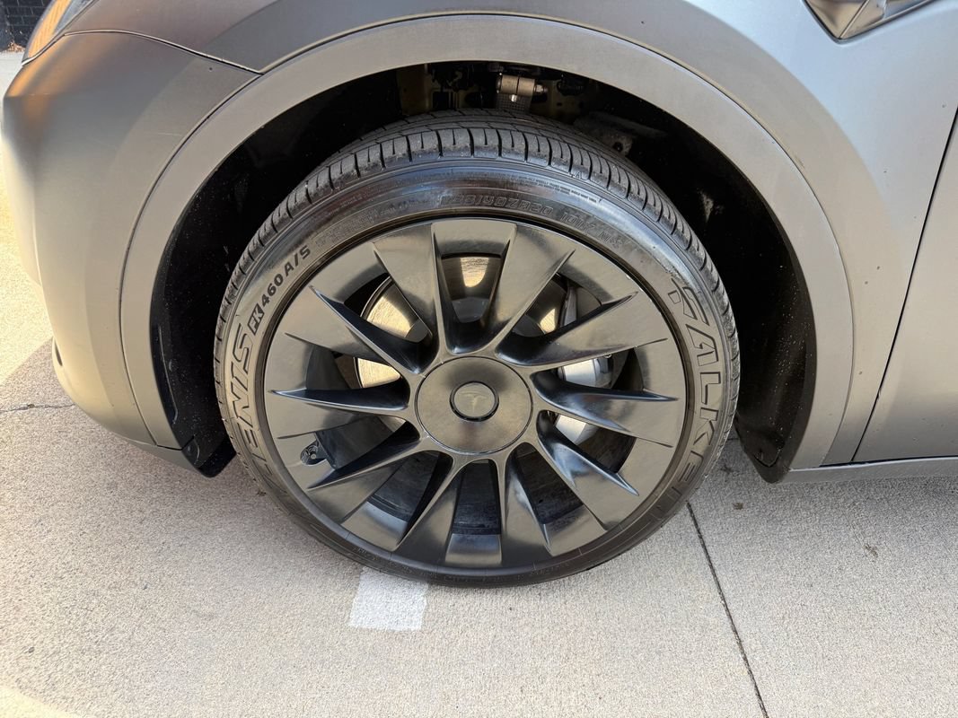 Used 2023 Tesla Model Y Long Range AWD/4WD image 43