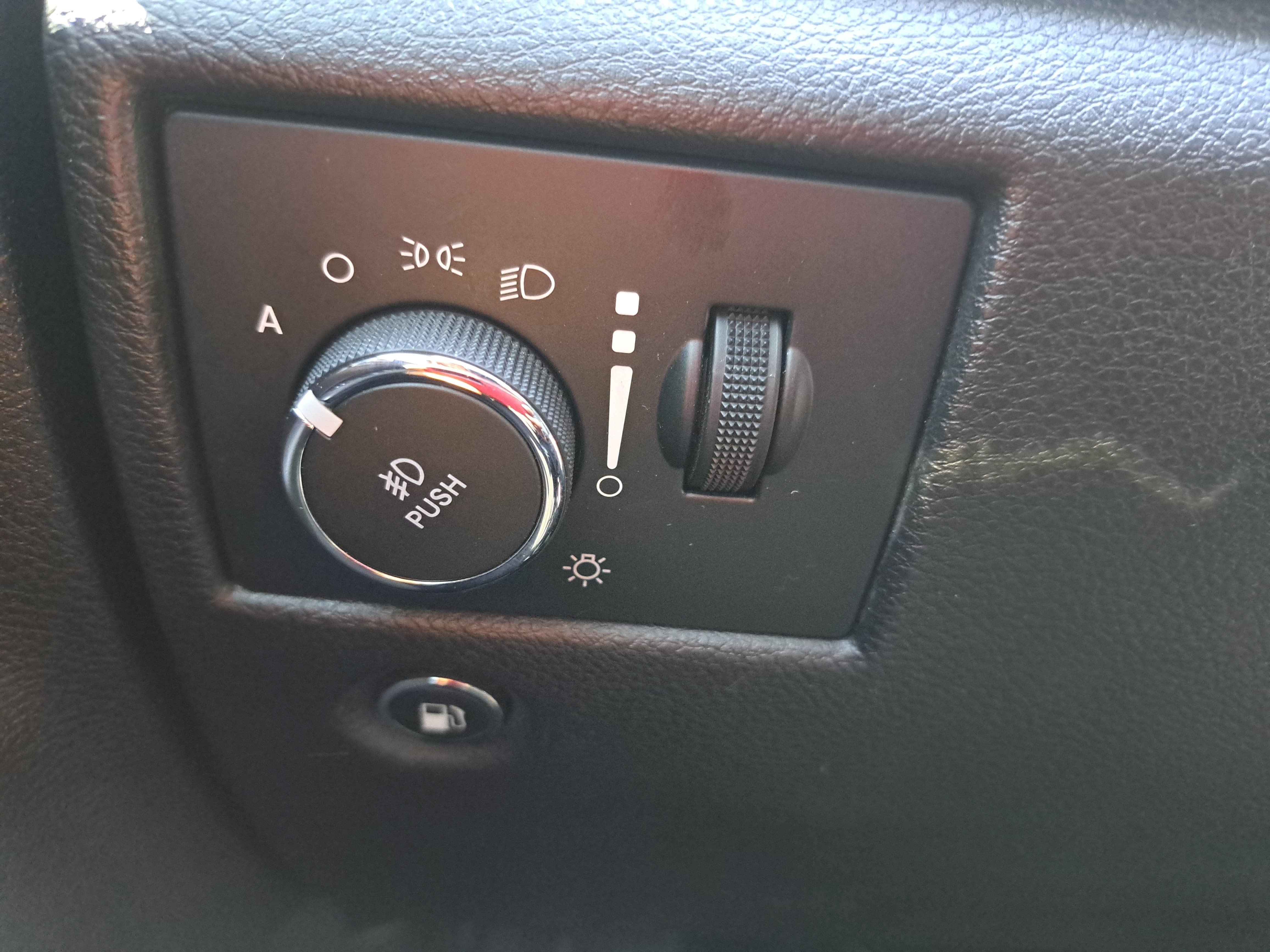 Used 2021 Jeep Grand Cherokee Limited w/ Luxury Group II AWD/4WD image 25