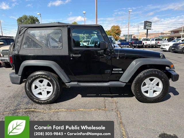 Used 2018 Jeep Wrangler Sport AWD/4WD image 4