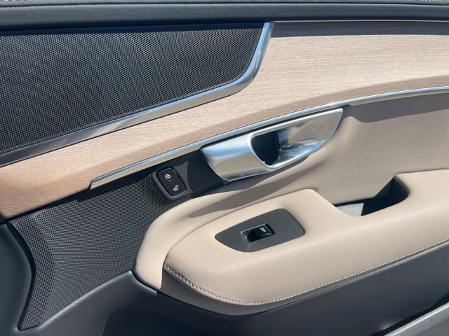 New 2026 Volvo XC90 B6 Core w/ Protection Package image 32